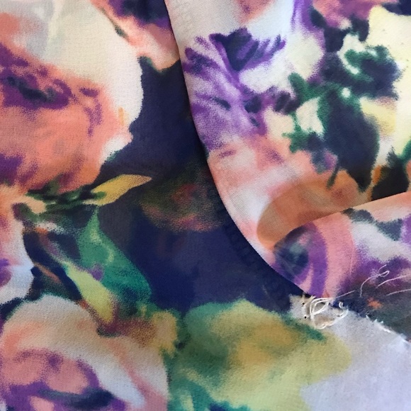 Soprano Sheer Floral Top Small - Picture 6 of 8